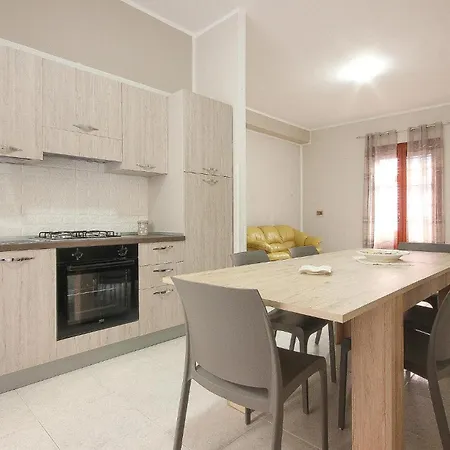3 Bedroom Stunning In * Menfi